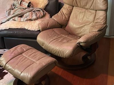 Ekornes Reno Stressless Recliner And Ottoman
