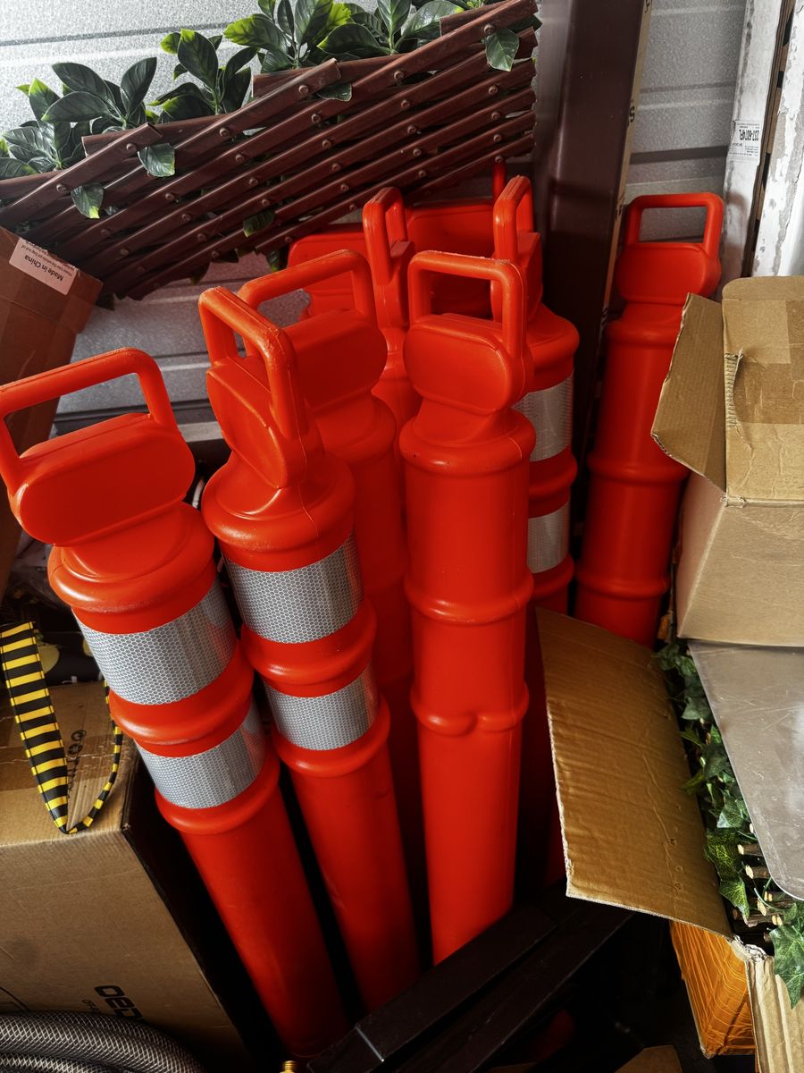 Orange Reflective Delineator Traffic Posts with Molded Carrying Handles