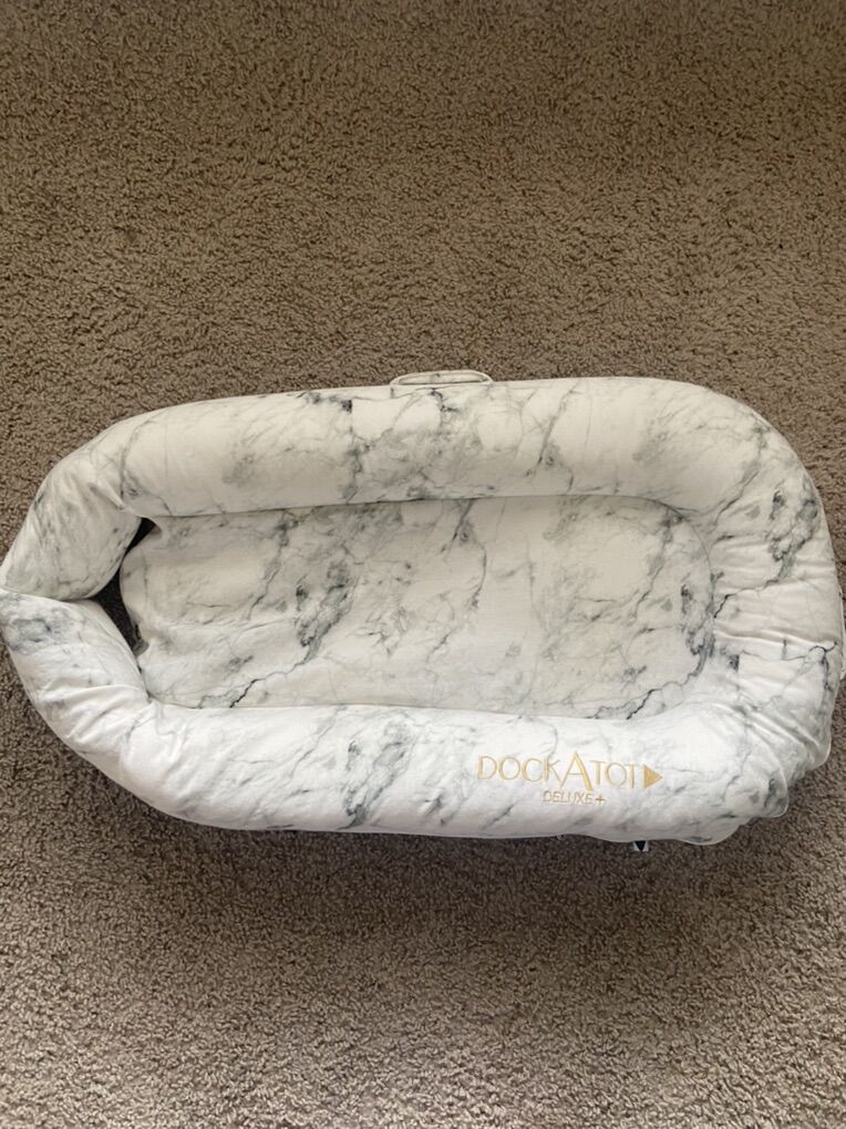 DockAtot Deluxe+ Baby Nest