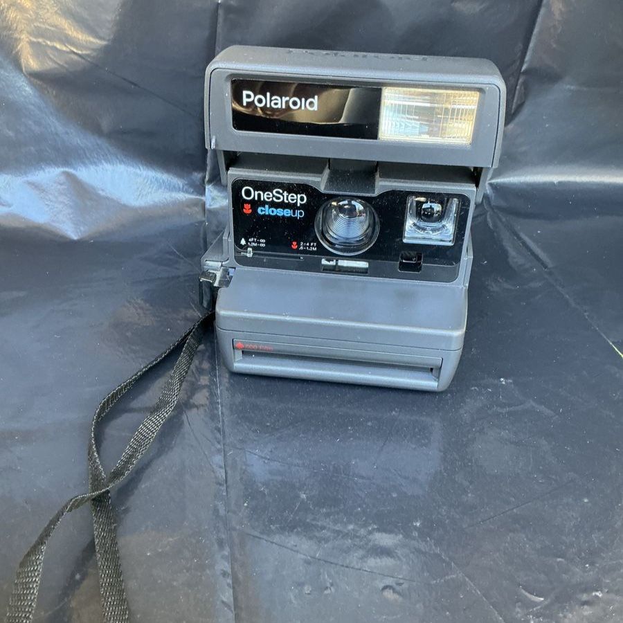 Polaroid OneStep CloseUp 600 Instant Film Camera - Vintage Gray Point & Shoot