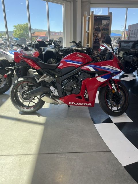 2026 HONDA CBR650R E-Clutch Grand Prix Red - H0115