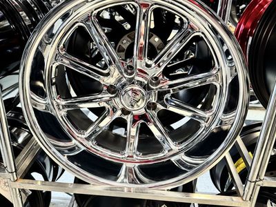 Us mags wheels 20x9.5 lug pattern 5x127 Chrome