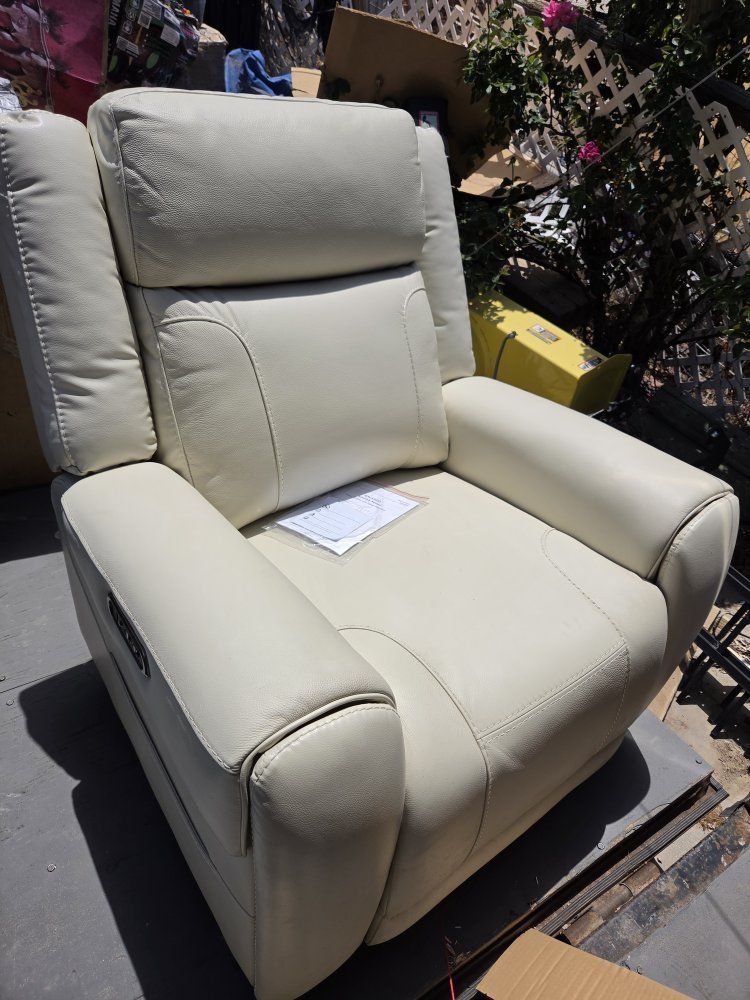 Luxurious Power Recliner Chair - Off-White Leather with USB port, adjustable headrest and hideaway cup holders