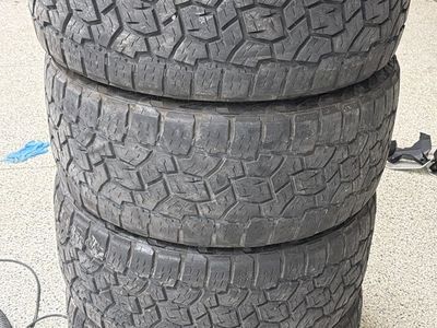 Toyo Open Country AT 33 33x12.50x22 BARELY USED
