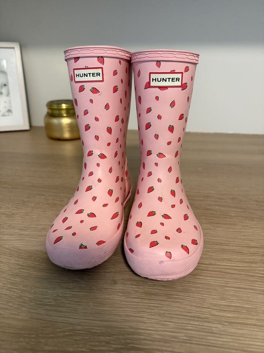 Hunter Pink Strawberry Print Kids' Wellington Rain Boots - Size 12