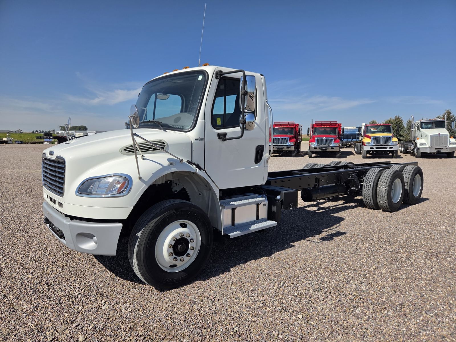 2020 FREIGHTLINER BUSINESS CLASS M2 106