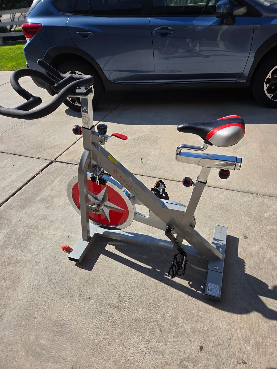 Sunny Health & Fitness Pro Indoor Cycling Exercise Bike (SF-B901)