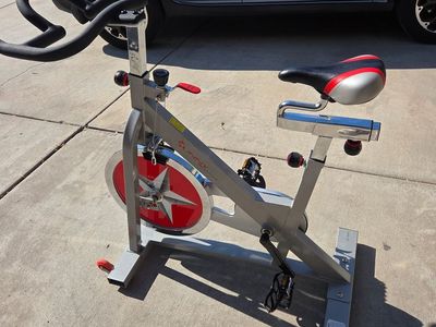 Sunny Health & Fitness Pro Indoor Cycling Exercise Bike (SF-B901)