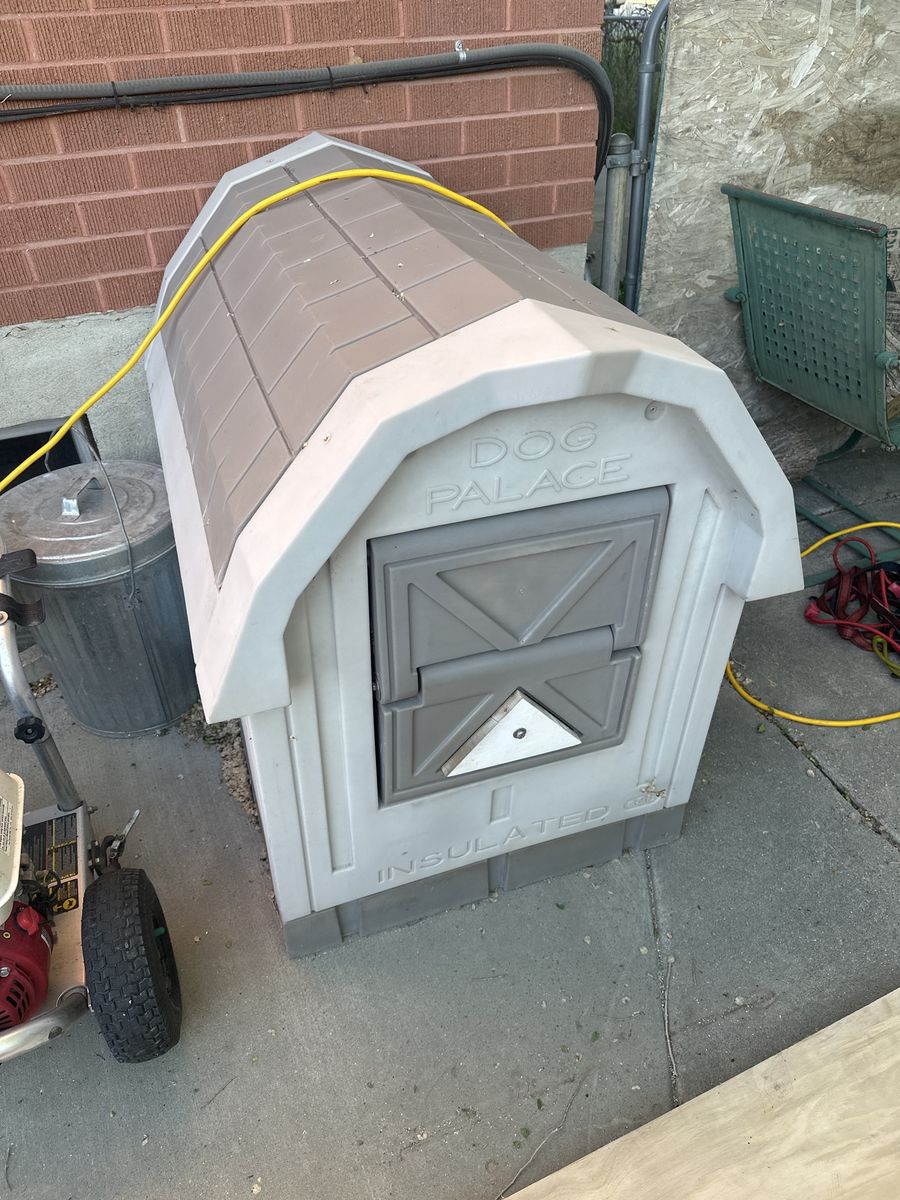Dog Palace dog house