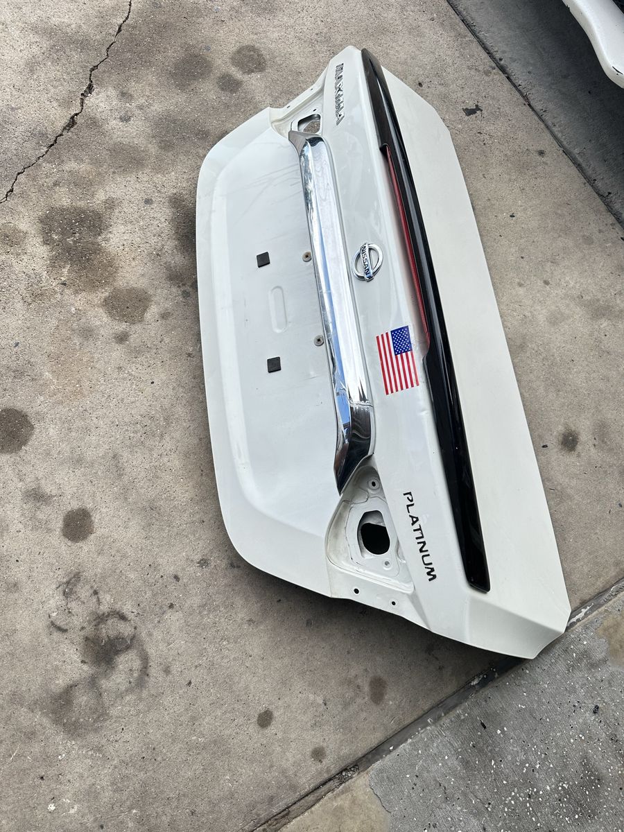 Nissan maxima trunk  2017