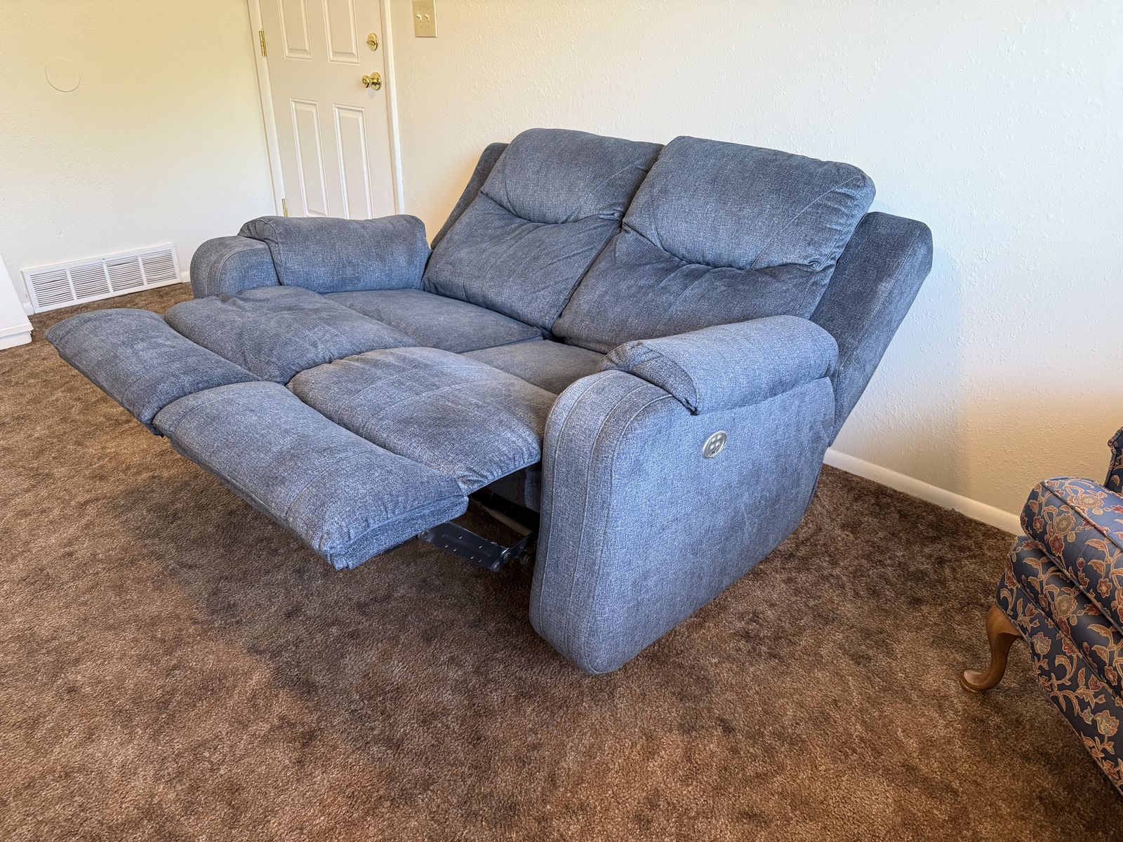 Main image 4