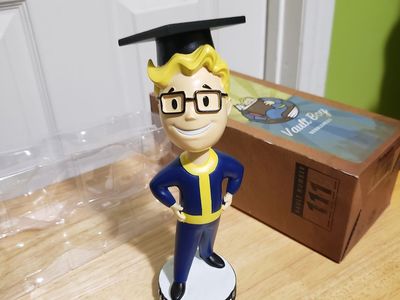 FALLOUT RARE 1st Edition 'PORCELAIN' INTELLIGENCE BOBBLEHEAD