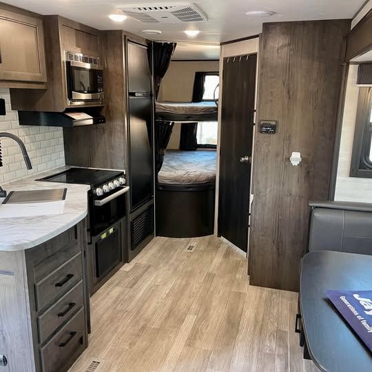 2022 Jayco Jay Flight SLX 242BHSW – Rocky Mountain Edition, Bunkhouse, Sleeps 8. $21,900, or make us an offer.