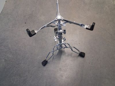 Pearl Snare stand