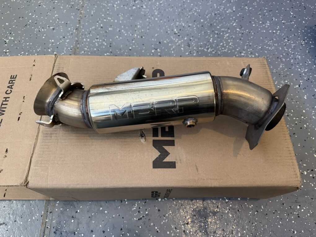 Like new 2022 skidoo 850 turbo MBRP race can.