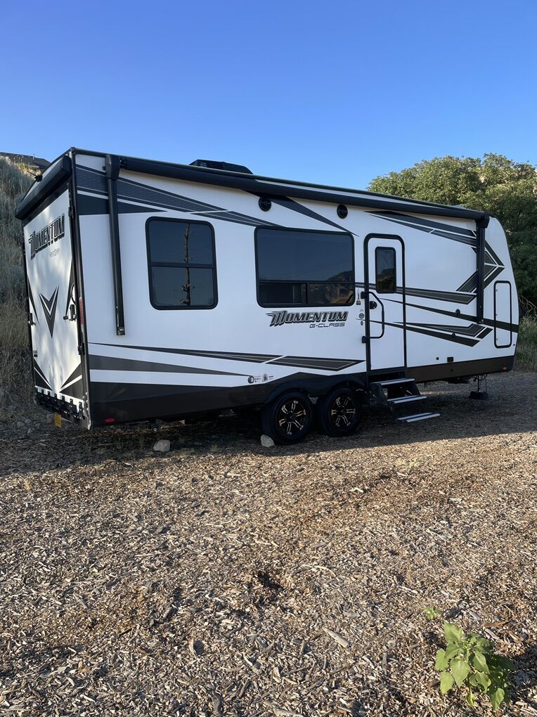 2021G Momentum Toy hauler