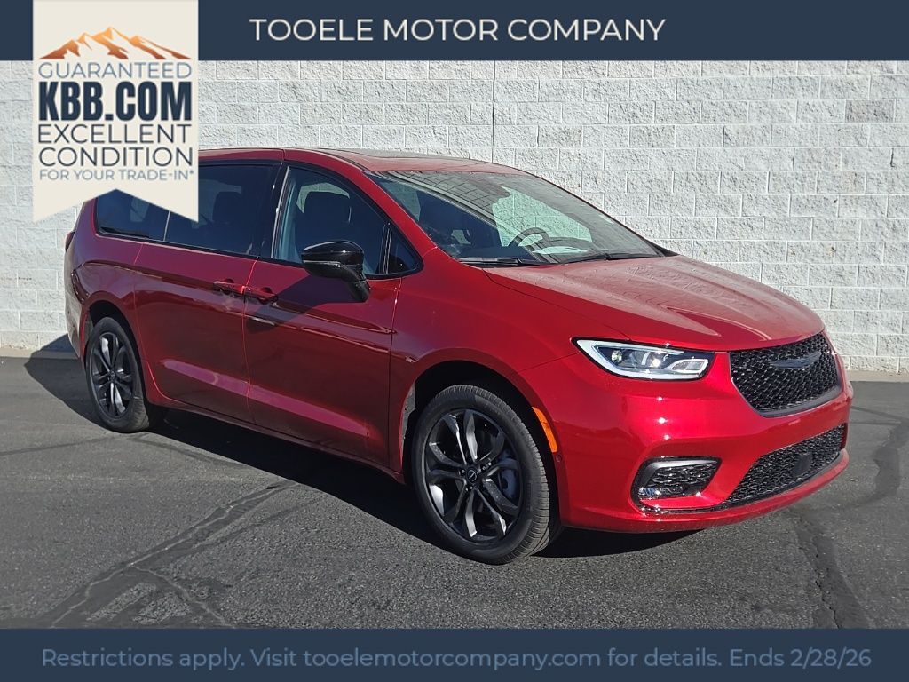 2026 Chrysler Pacifica Select