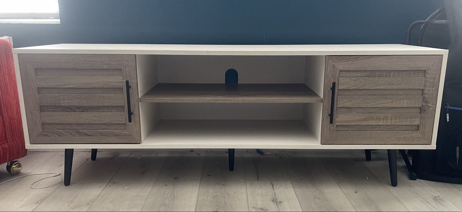 TV Stand/Entertainment Center