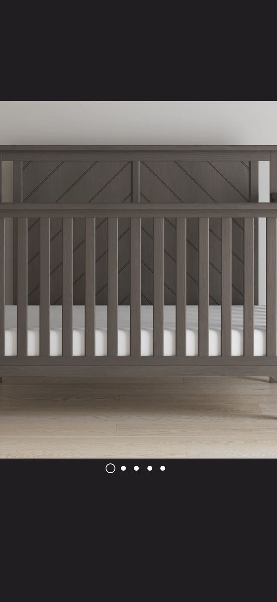 (My loss is your gain) Hampton 4 in 1 flat top crib