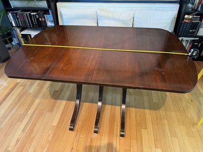 Antique Dinning Room Table Adjustable Length
