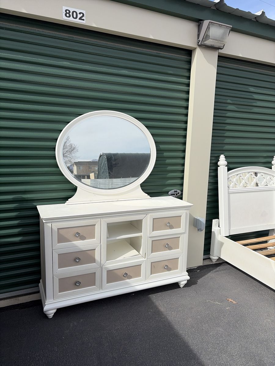 Twin Bed With Matching Dresser