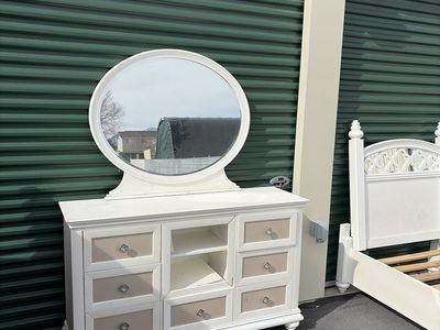 Twin Bed With Matching Dresser