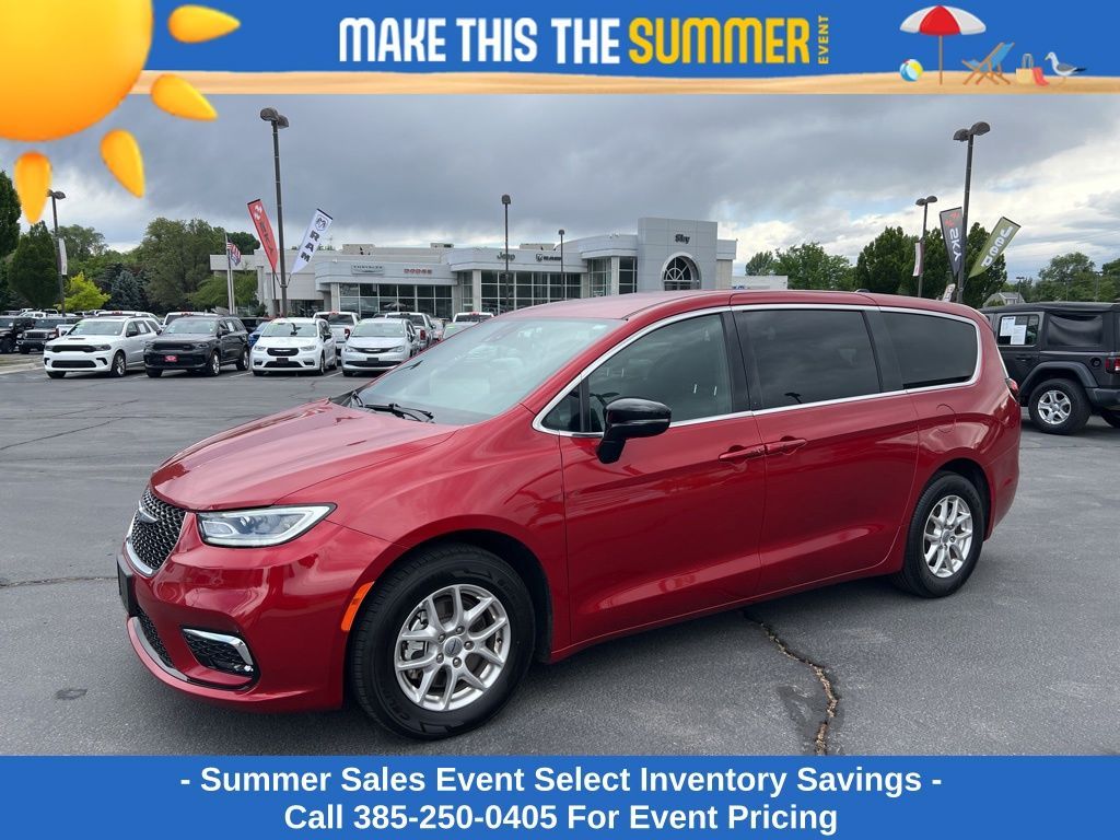 2025 Chrysler Pacifica Select