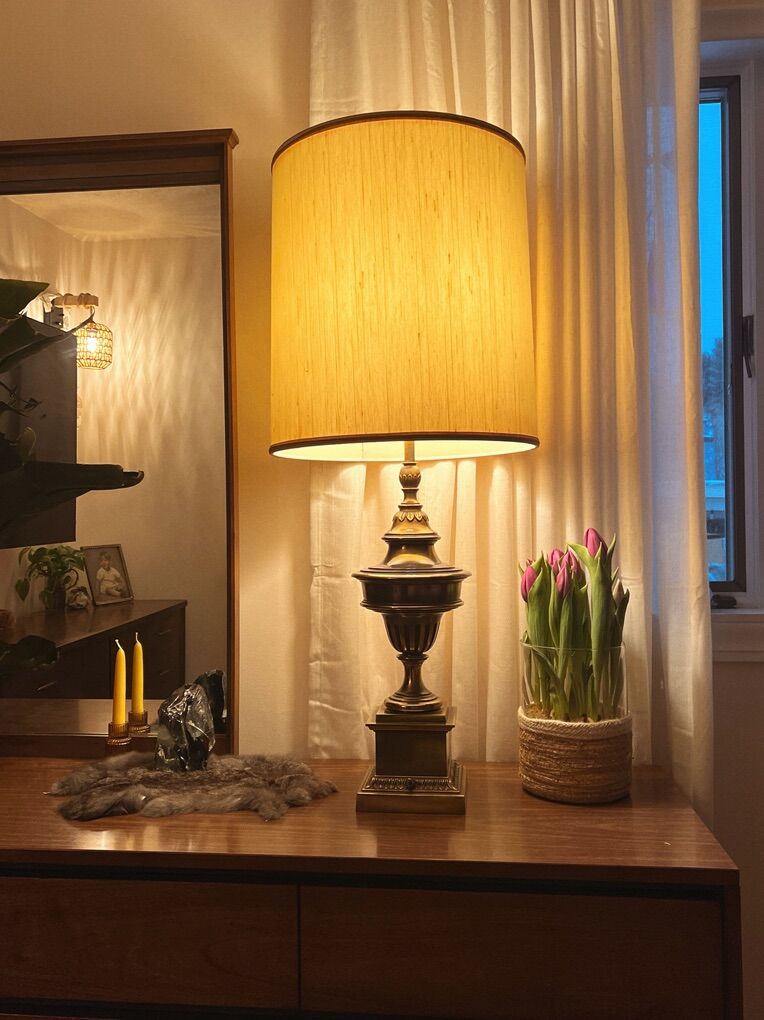 Vintage MCM Stiffel Solid Brass Urn Lamp w Silk