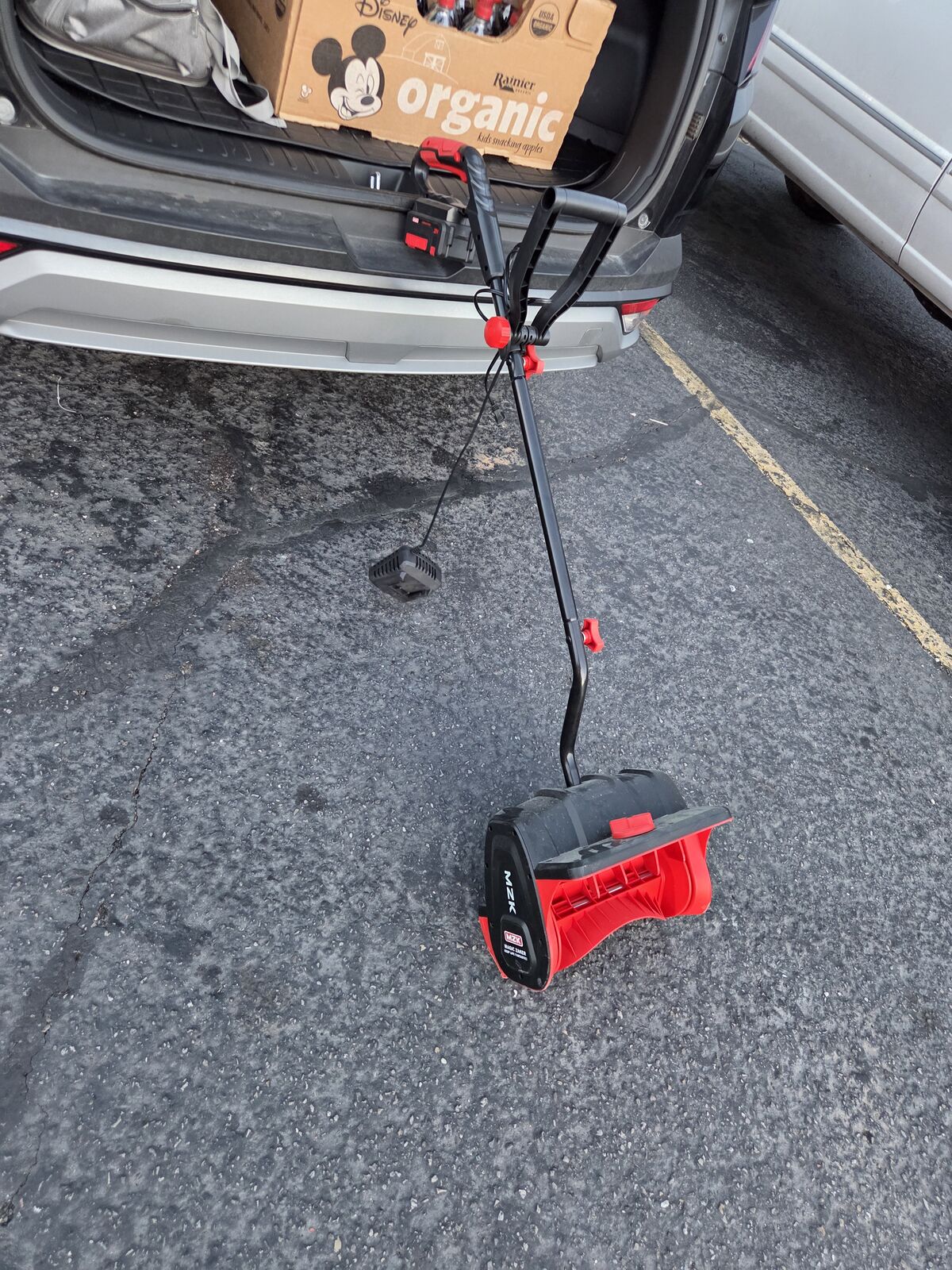 Battery powered slow blower with charger