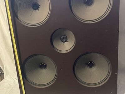 2 speaker sets, two 150 watt amplifier