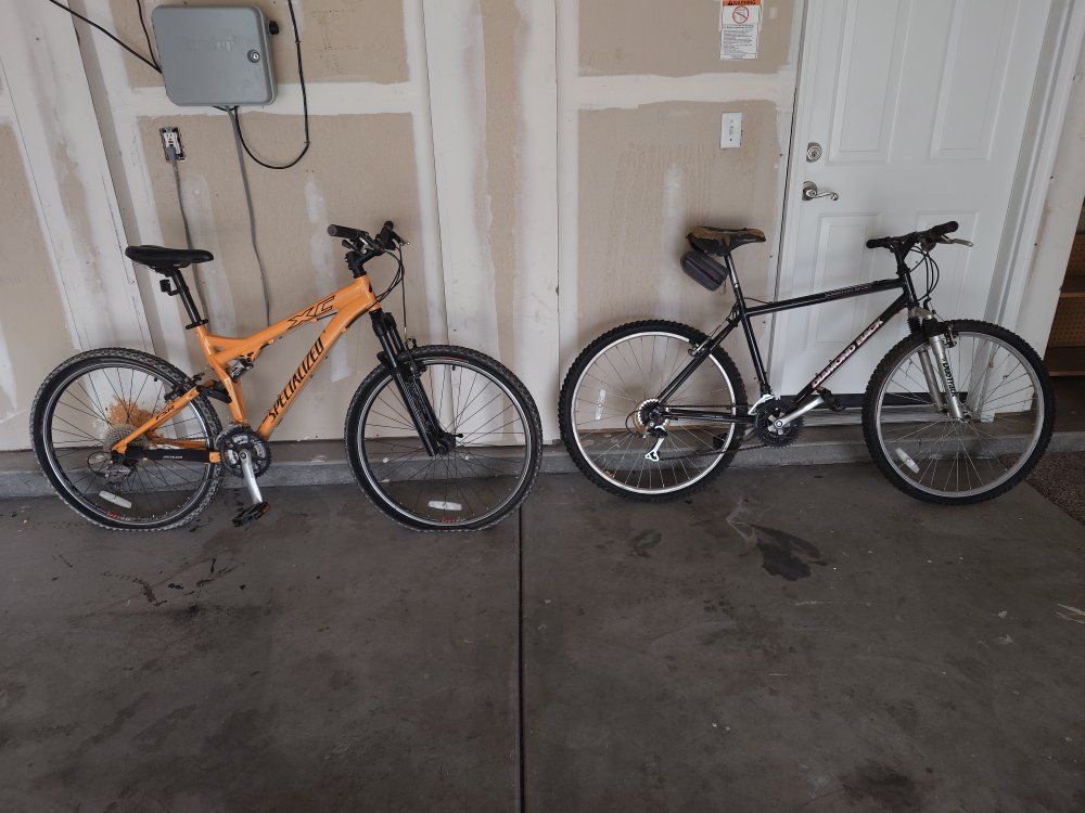 2 mountain bikes for sale 
Specialized & Diamond Back