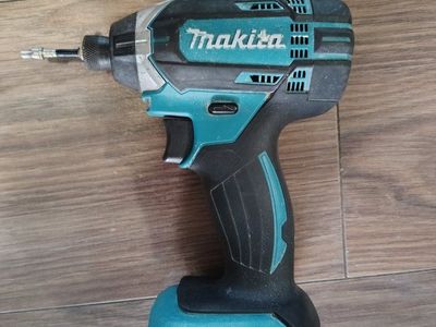 Makita XDT11 18V LXT Lithium-Ion Brushless Cordless Impact Driver Tool Only