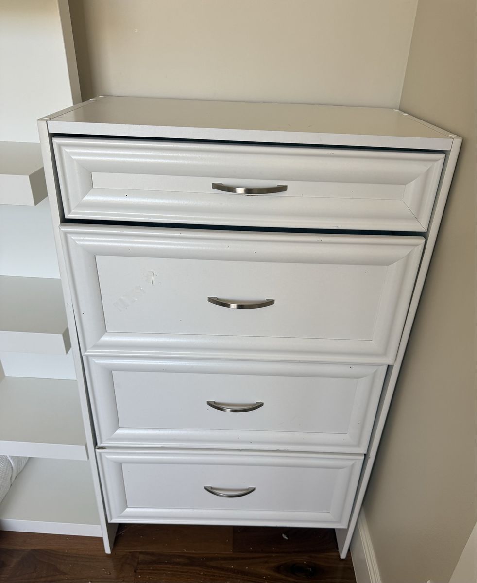 White set of drawers