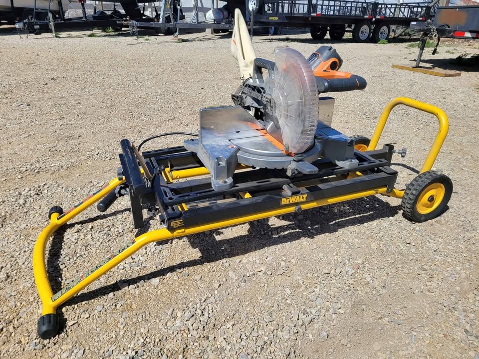 RIGID 10IN MITER SAW AND DEWALT ROLLING TABLE