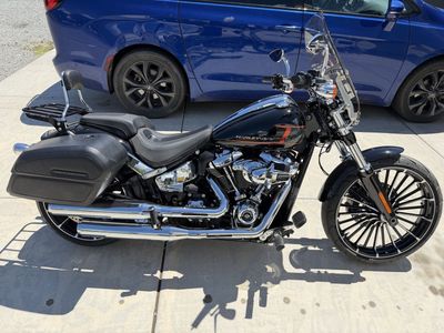 2024 Harley-Davidson Breakout 117 Softail Cruiser with Saddlebags & Windshield