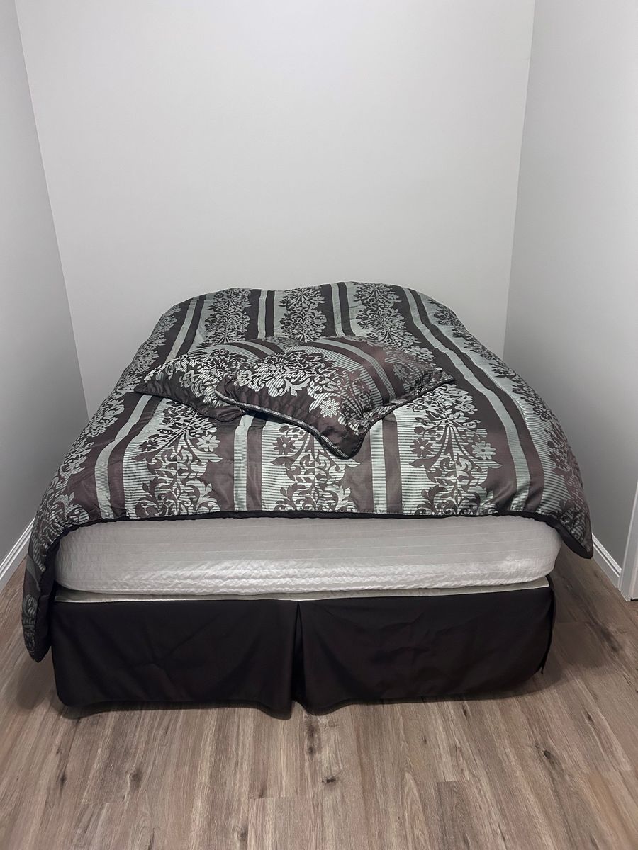 Queen Bed