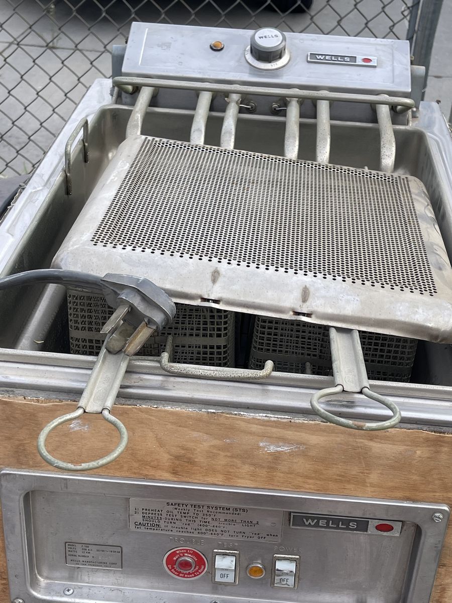 Restaurant style fryer