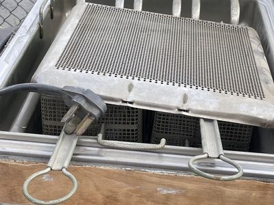 Restaurant style fryer