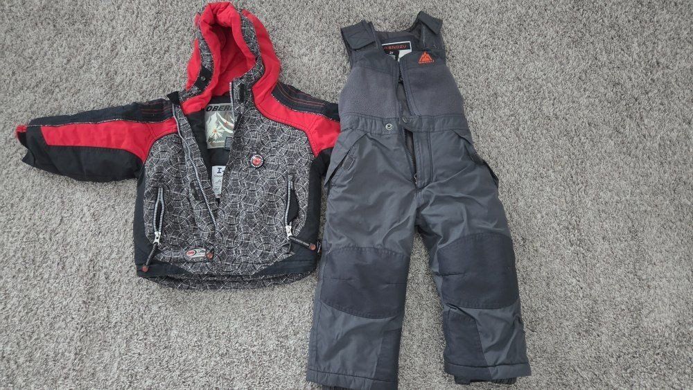 Boys 3T Coat & Snowpants - 10$