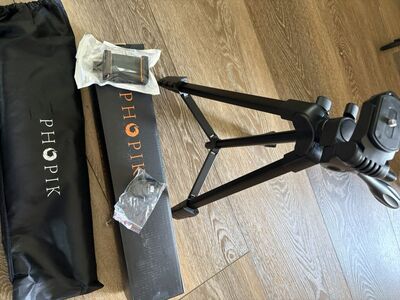 New tripod for: Camera, Phone, Projector