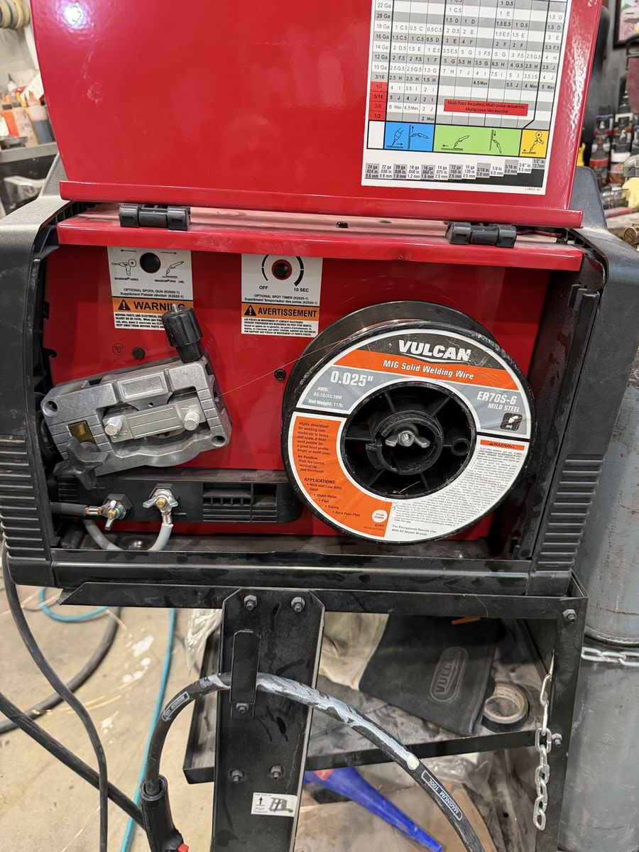 Lincoln Electric Power MIG 180C Welder with Cart and Wire