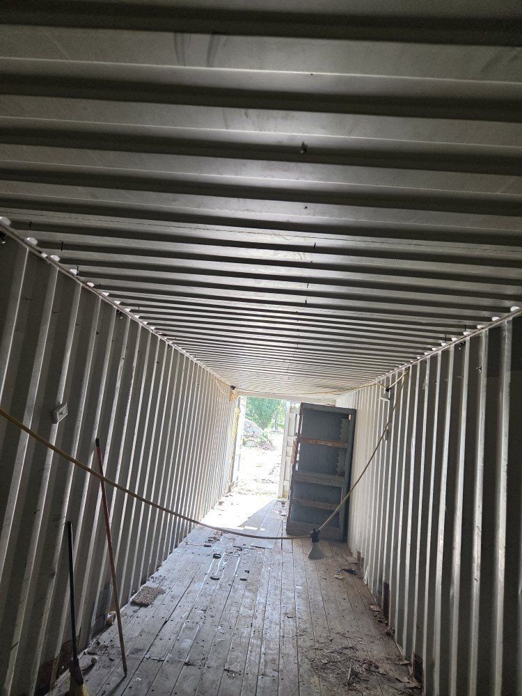 Main image 6