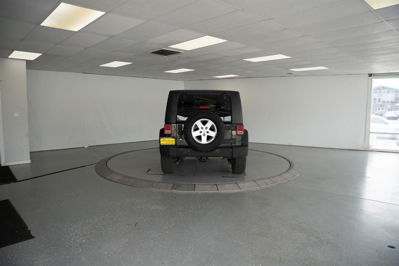 Main image 6