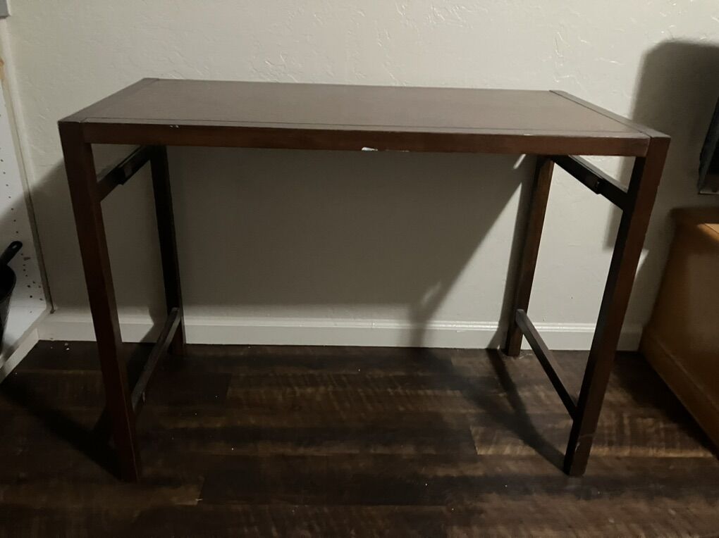 Narrow table/desk
