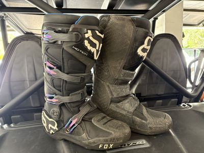 Fox Motion boots size 11