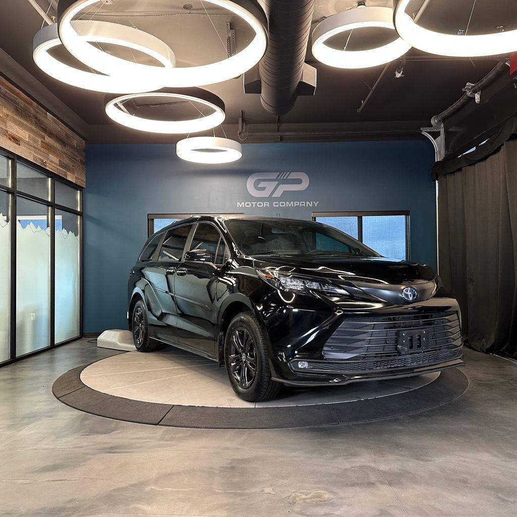 2024 Toyota Sienna Woodland Edition