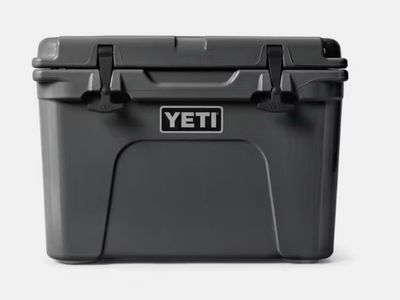 YETI Tundra 35 Cooler (TAGS ATTACHED)