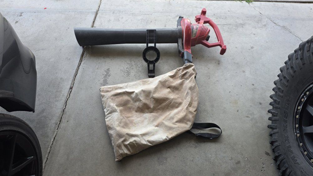 Toro leaf vacuum