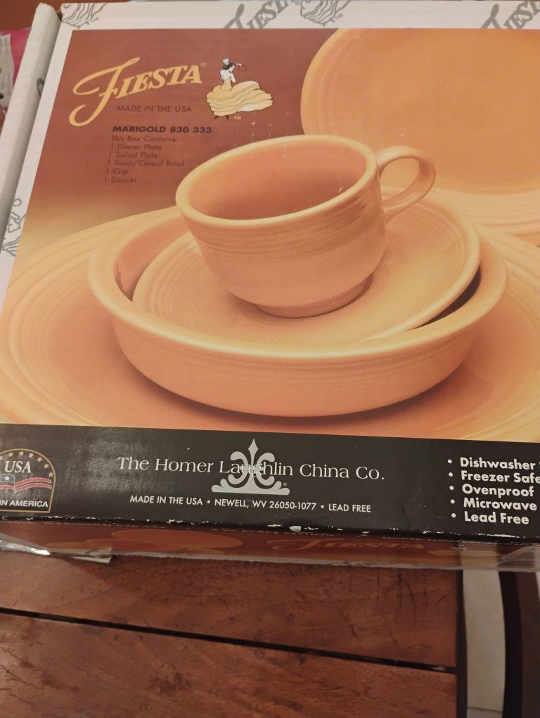Fiesta Marigold 830 333  5 Piece Dinnerware Set- NEW in box