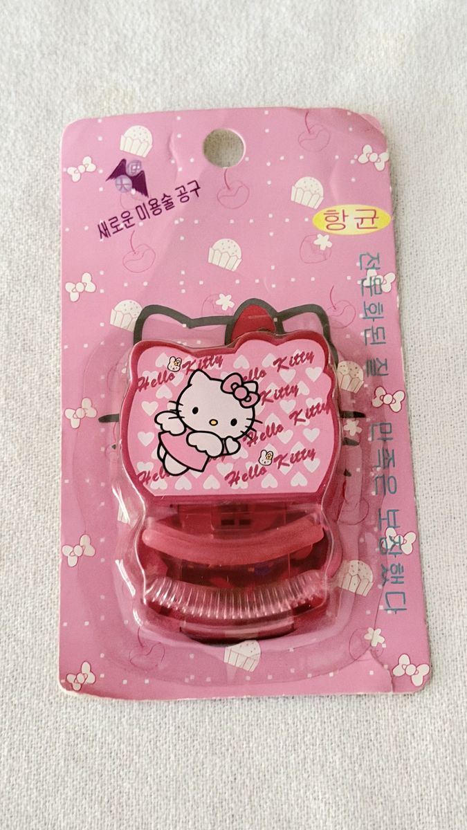 Hello Kitty Eyelash Curler